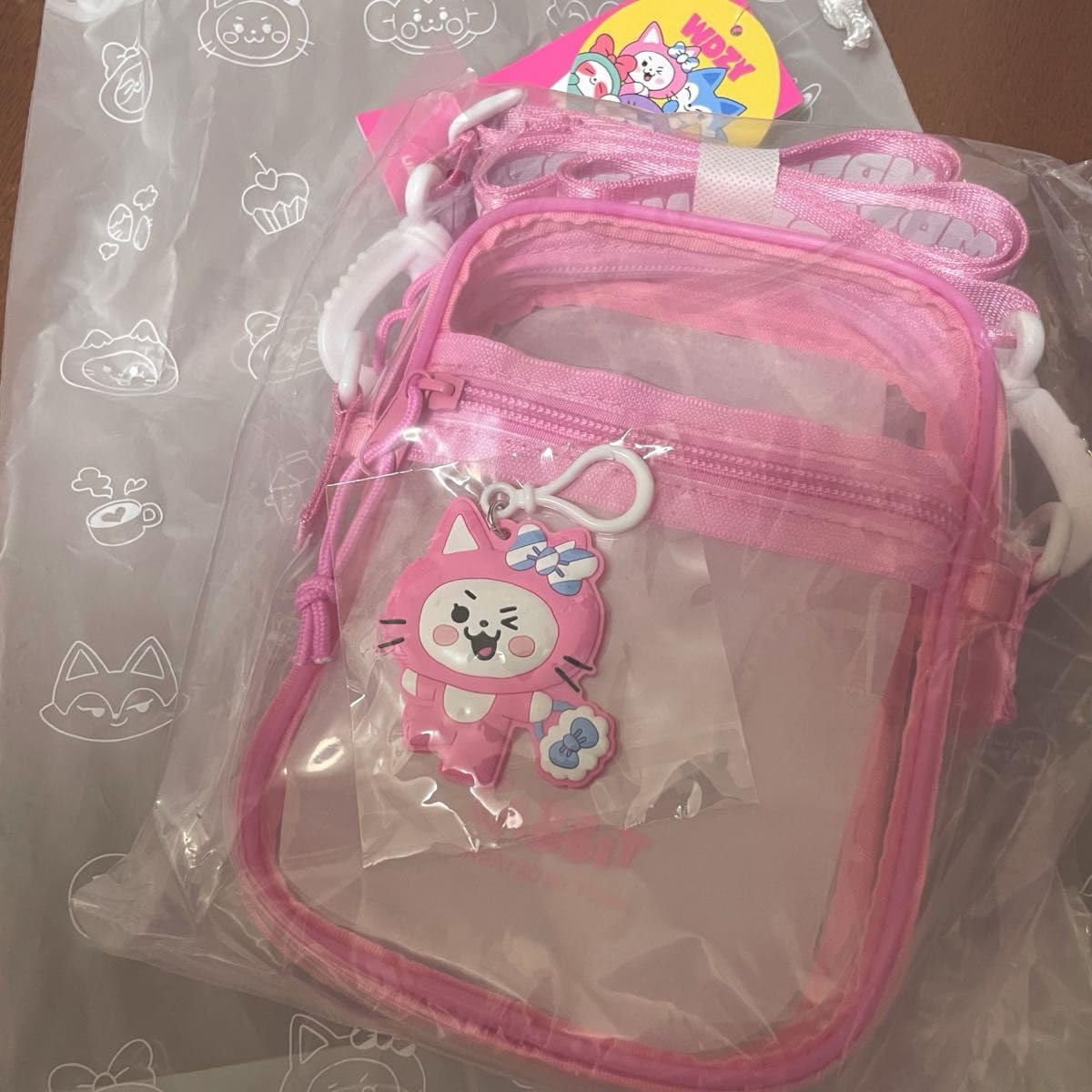 Amazon.co.jp: itzy wdzy CABBIT ユナ クリアバッグ ポーチ